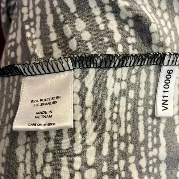 New York & Company Stretch Blouse - Picture 8 of 8